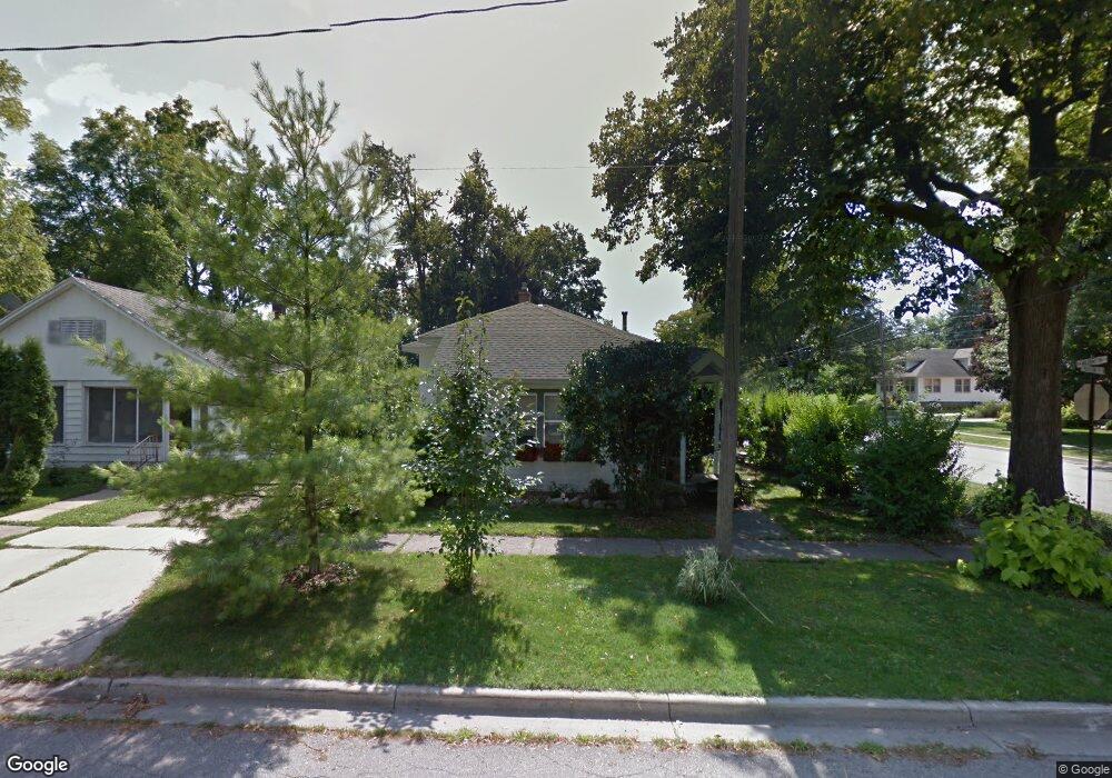 127 W Washington St, Grand Ledge, MI 48837 - photo 1