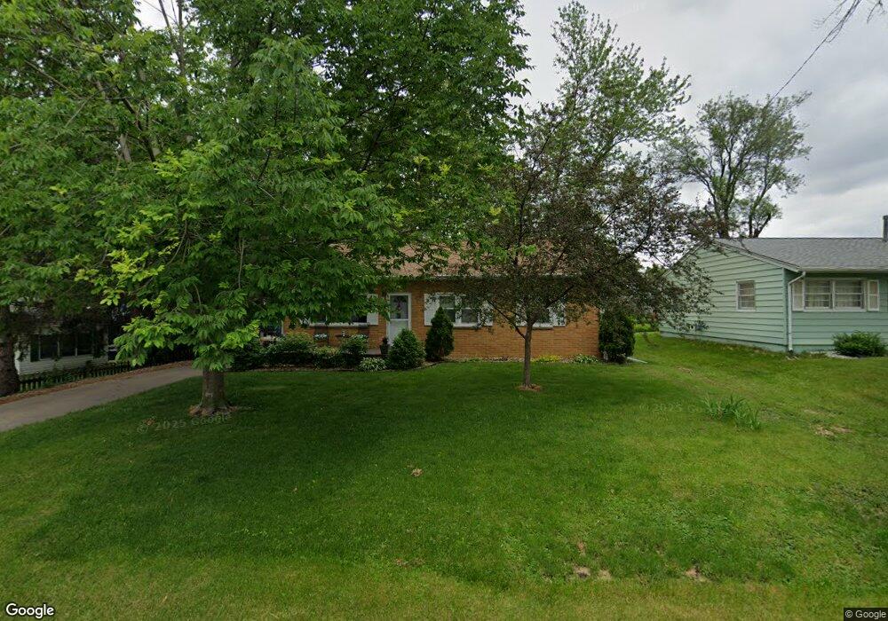 268 Peace Ave NW, Cedar Rapids, IA 52405 - photo 1