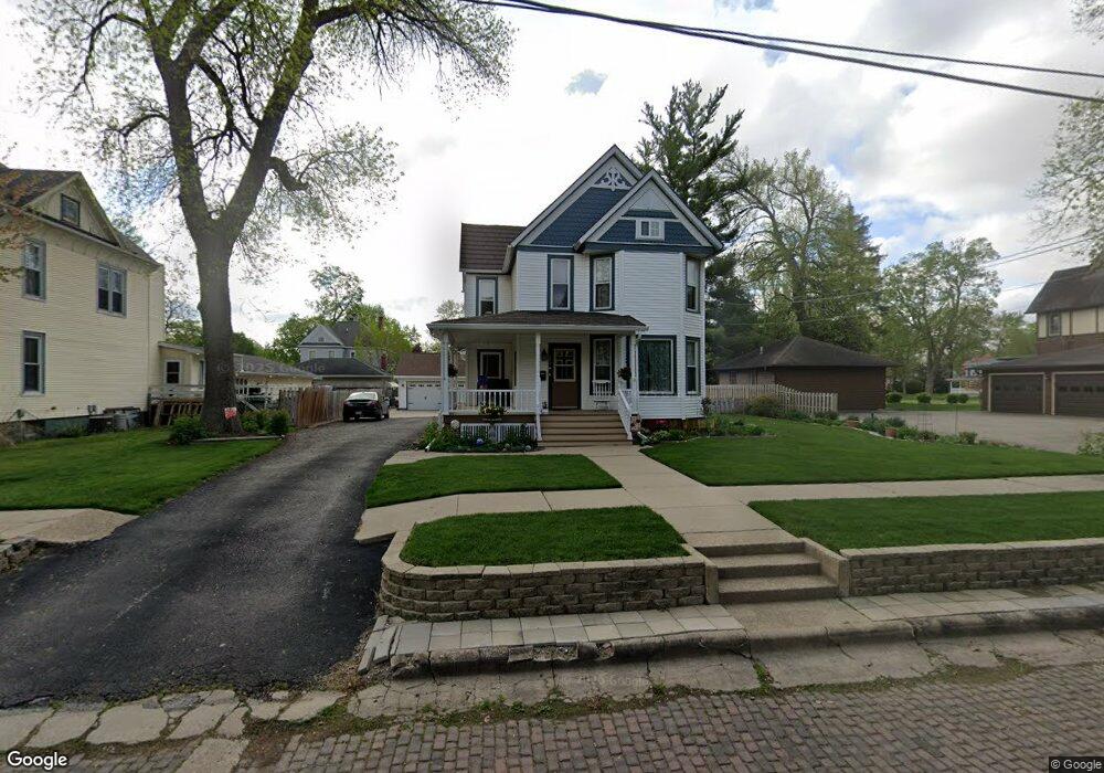 326 Water St, Lincoln, IL 62656 - photo 1