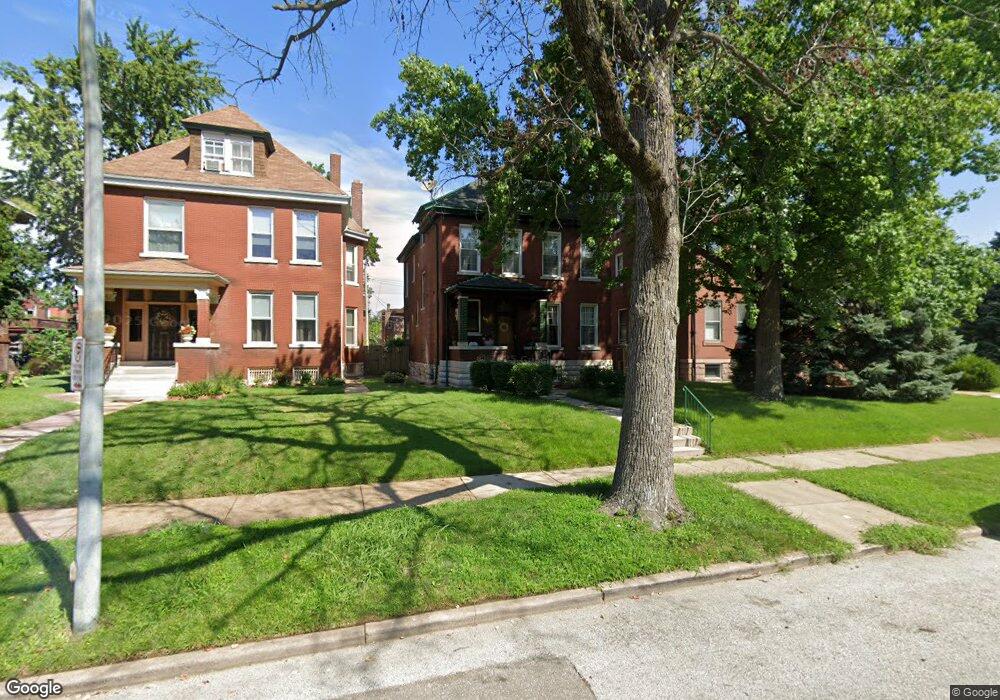 4555 Holly Ave, Saint Louis, MO 63115 - photo 1