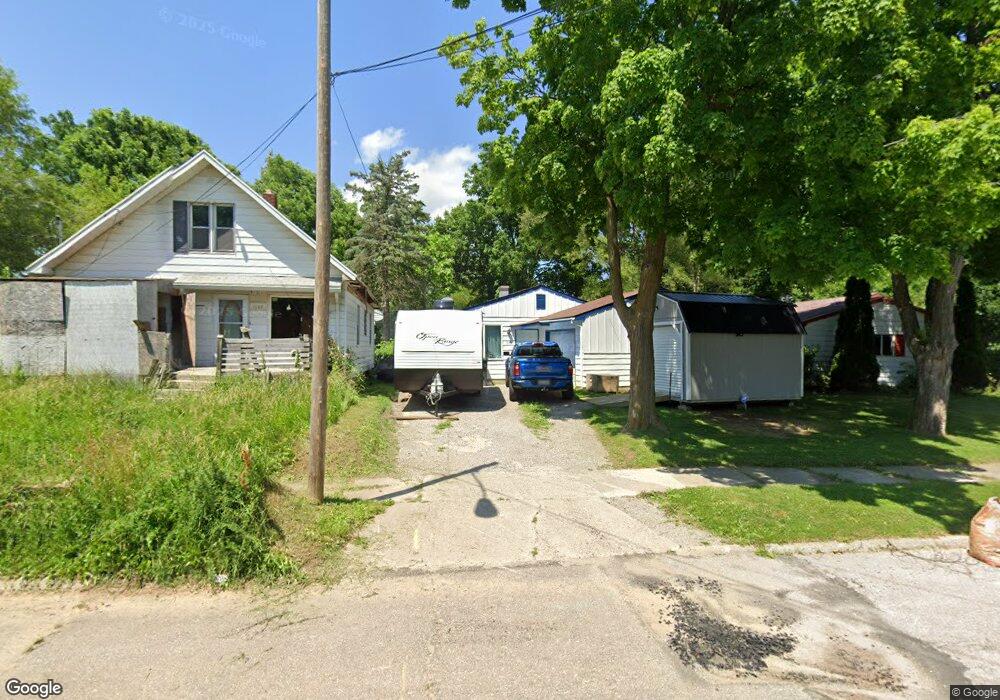 1046 Pinehurst Ave, Flint, MI 48507 - photo 1