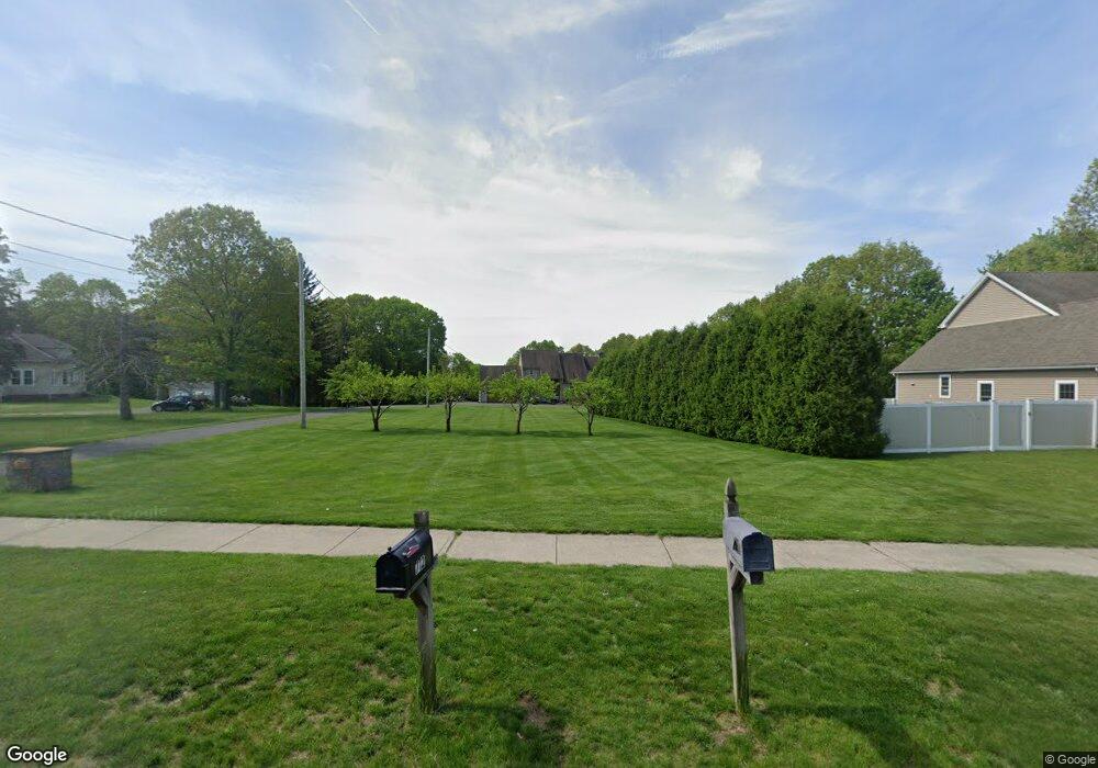 711 Amostown Rd, West Springfield, MA 01089 - photo 1