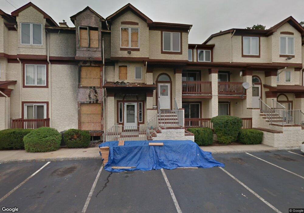 104 Michaels Ct, Woodbridge, NJ 07095 - photo 1