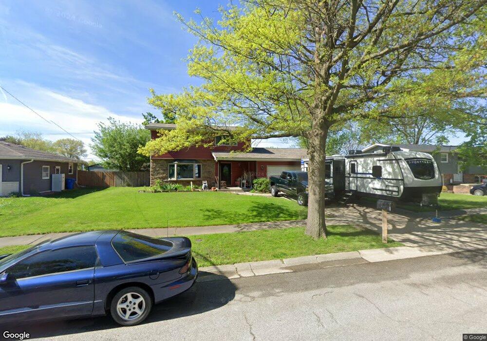 407 Hemlock Ln, Crown Point, IN 46307 - photo 1