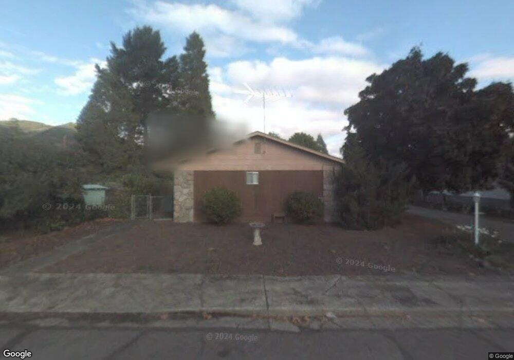 431 NE Candy Ln, Grants Pass, OR 97526 - photo 1