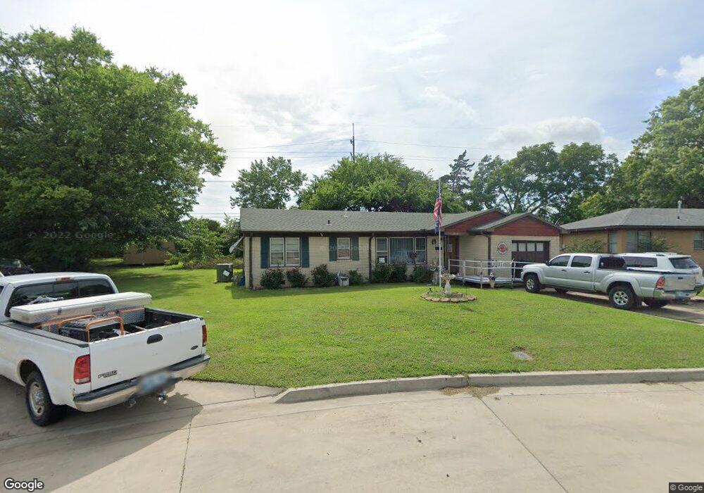 1018 Circle Dr, Ardmore, OK 73401 - photo 1