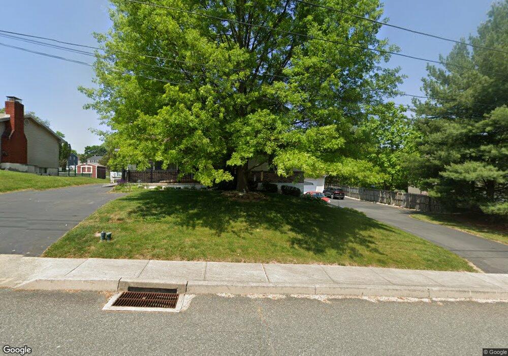 527 Fairview St, Pottstown, PA 19464 - photo 1