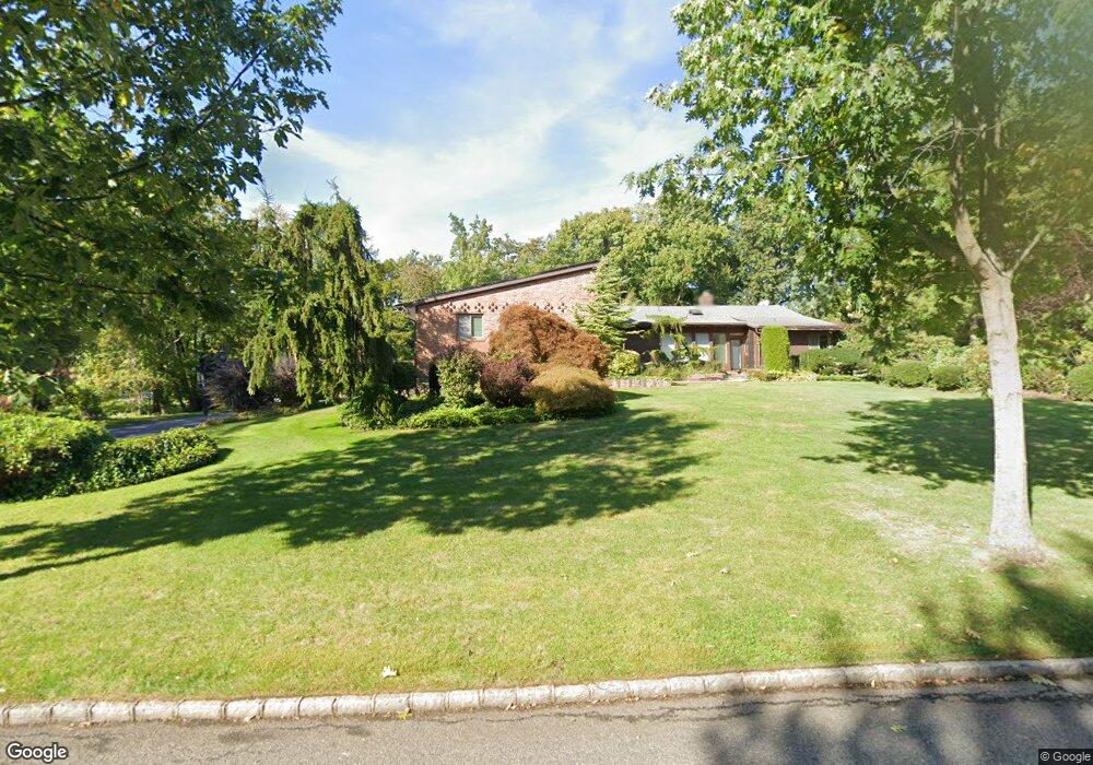 4 Blue Sea Ln, Great Neck, NY 11024 - photo 1