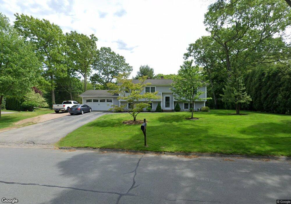 10 Canterbury Ln, Pawcatuck, CT 06379 - photo 1