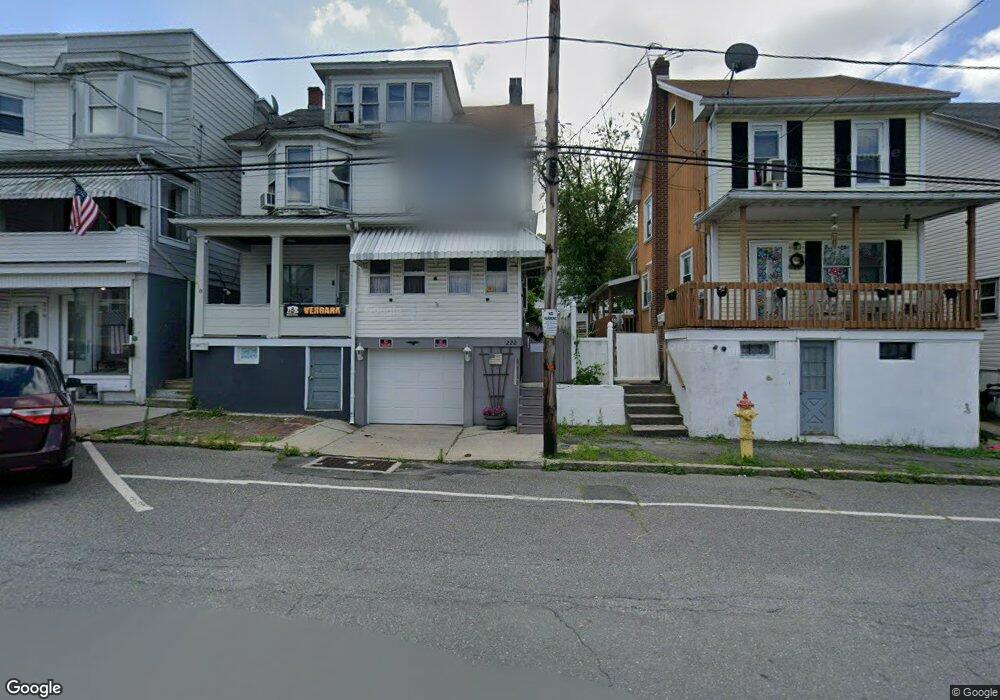 220 W Bertsch St, Lansford, PA 18232 - photo 1