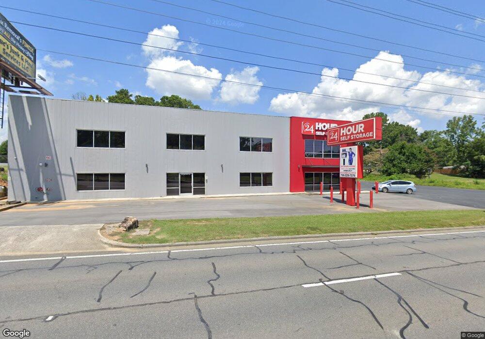 1525 E Walnut Ave, Dalton, GA 30721 - photo 1