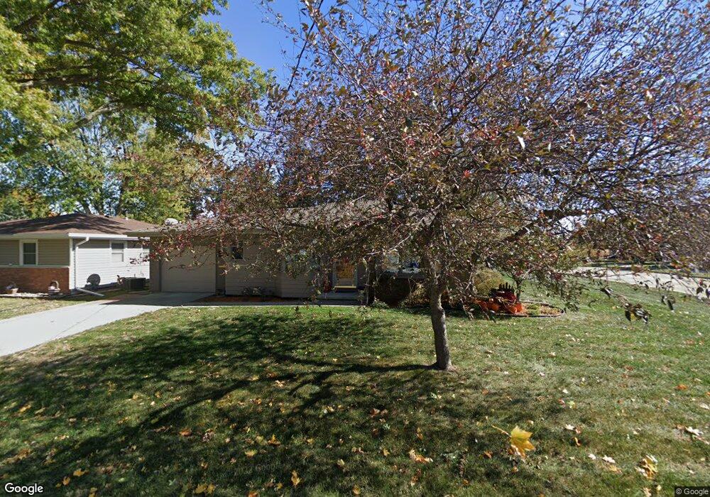 1214 E 15th St S, Newton, IA 50208 - photo 1