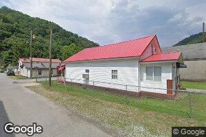 101 Dillion St, Man, WV 25635