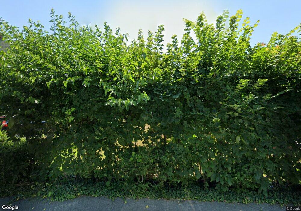 10 Everett St, Wellesley, MA 02482 - photo 1