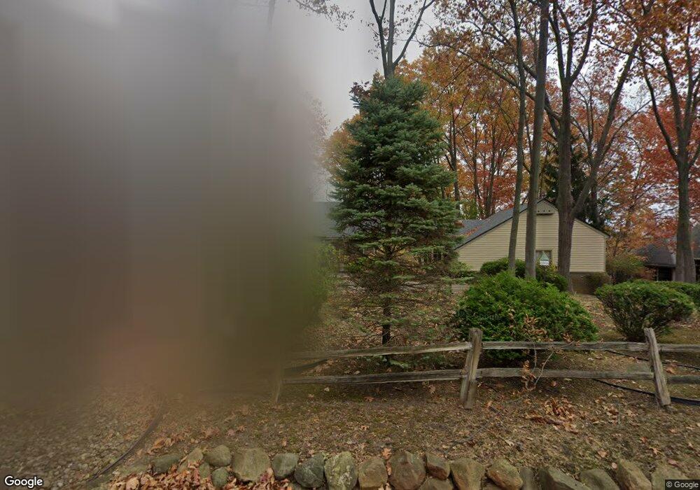 6520 Lakeshore St, West Bloomfield, MI 48323 - photo 1