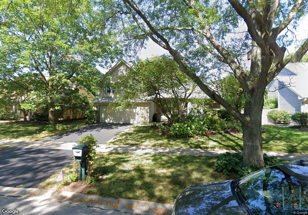 1207 Oakton Ln, Naperville, IL 60540 - photo 1