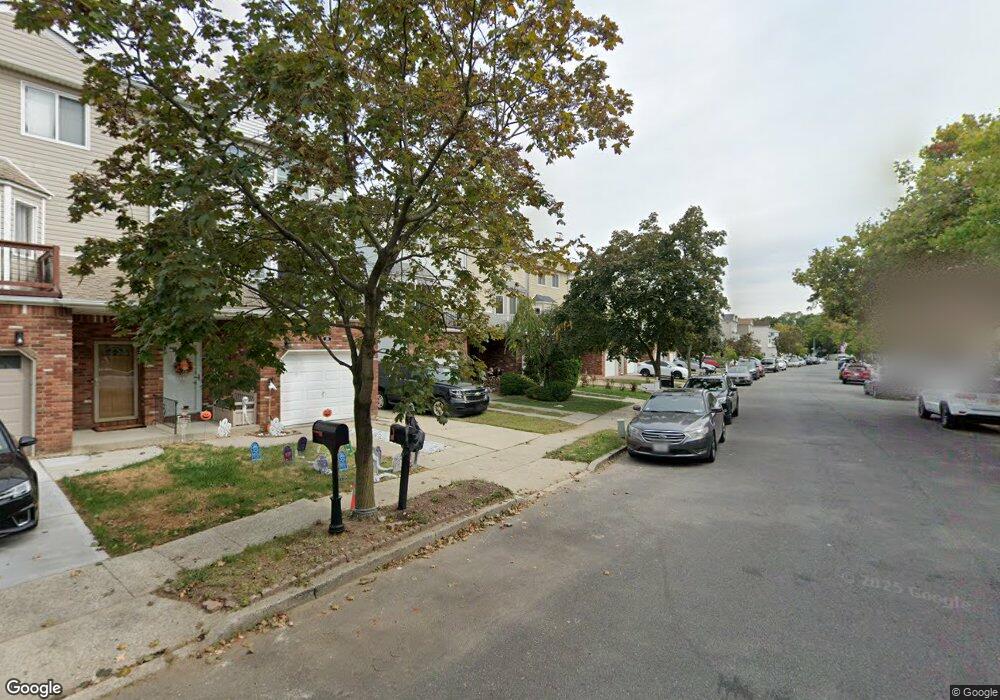 39 Blythe Place, Staten Island, NY 10306 - photo 1