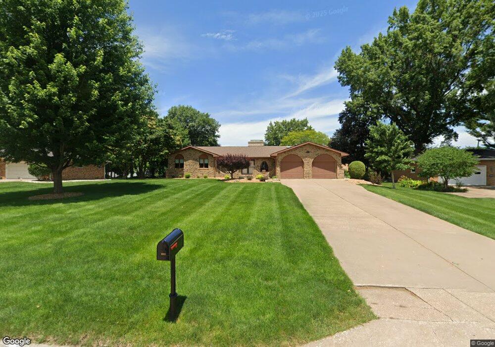 2612 E 41st St, Davenport, IA 52807 - photo 1