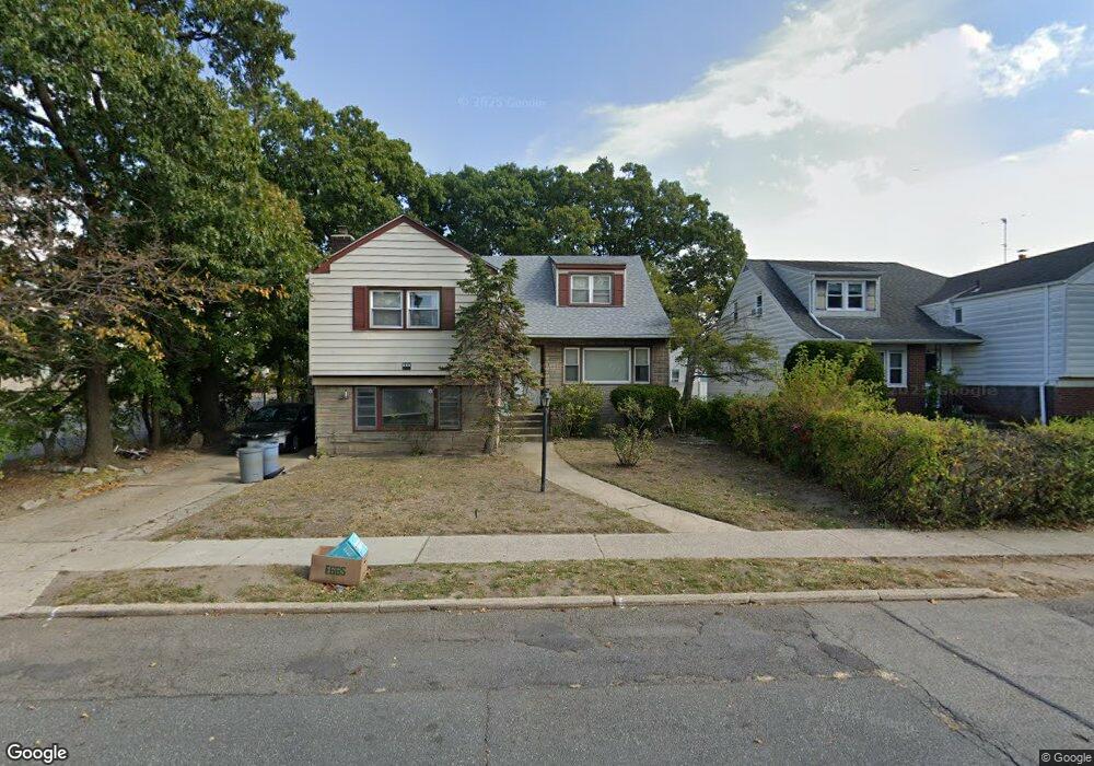 574 Oxford Rd, Cedarhurst, NY 11516 - photo 1