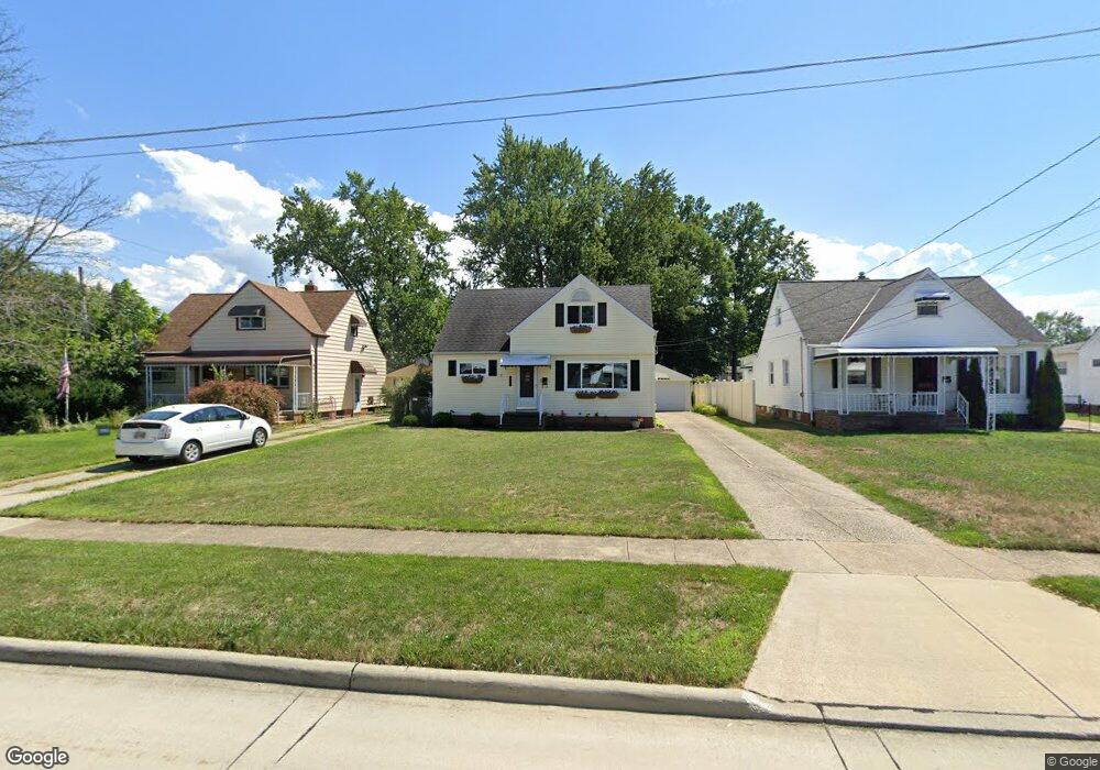 30106 Frank Dr, Wickliffe, OH 44092 - photo 1