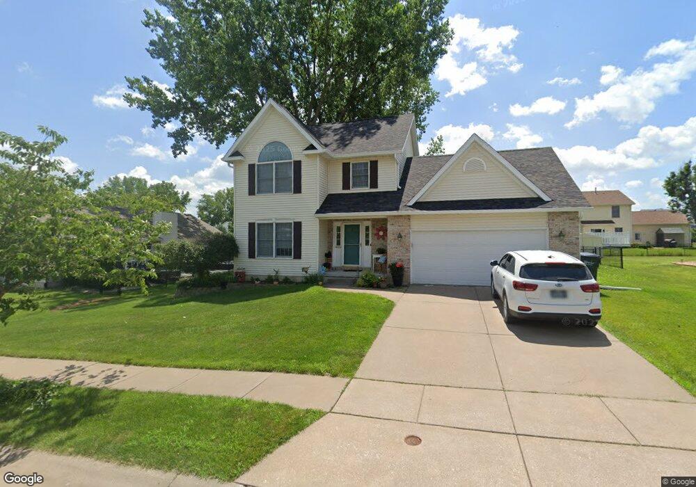 5325 Appleton Dr, Davenport, IA 52804 - photo 1