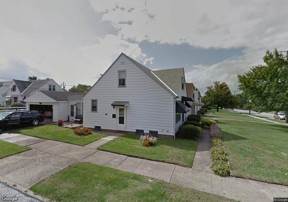 18610 Libby Rd, Maple Heights, OH 44137 - photo 1