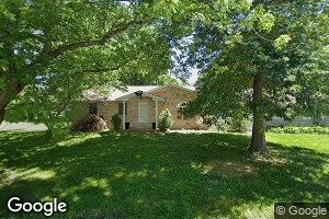 476 S 6th St, Nokomis, IL 62075