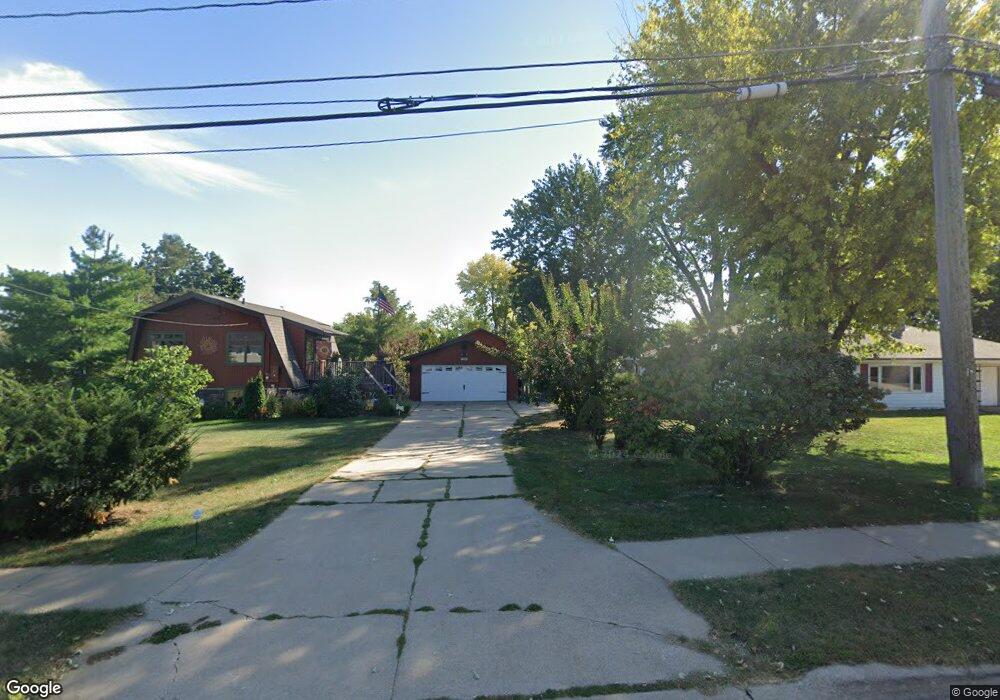 2801 Wilson Ave SW, Cedar Rapids, IA 52404 - photo 1