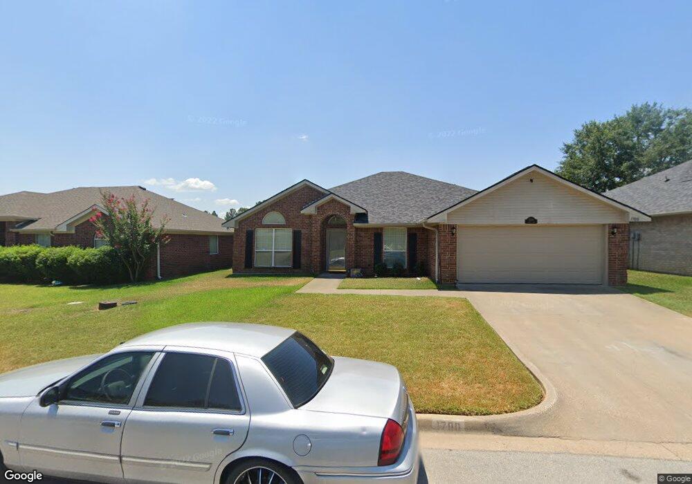 1700 Amanda Ln, Kilgore, TX 75662 - photo 1