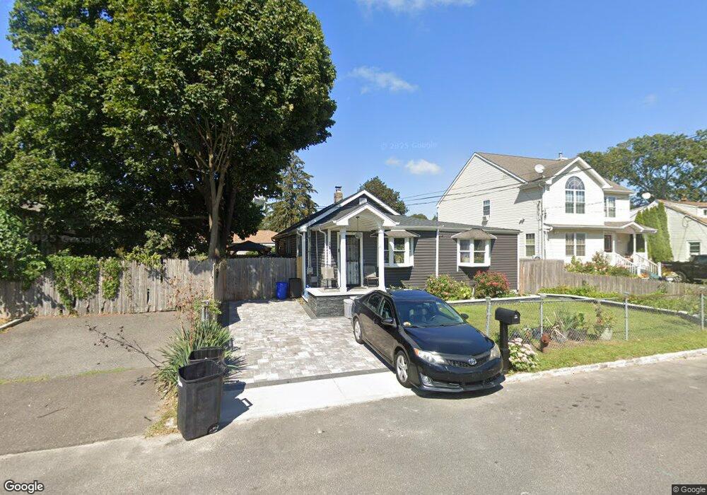 141 43rd St, Copiague, NY 11726 - photo 1