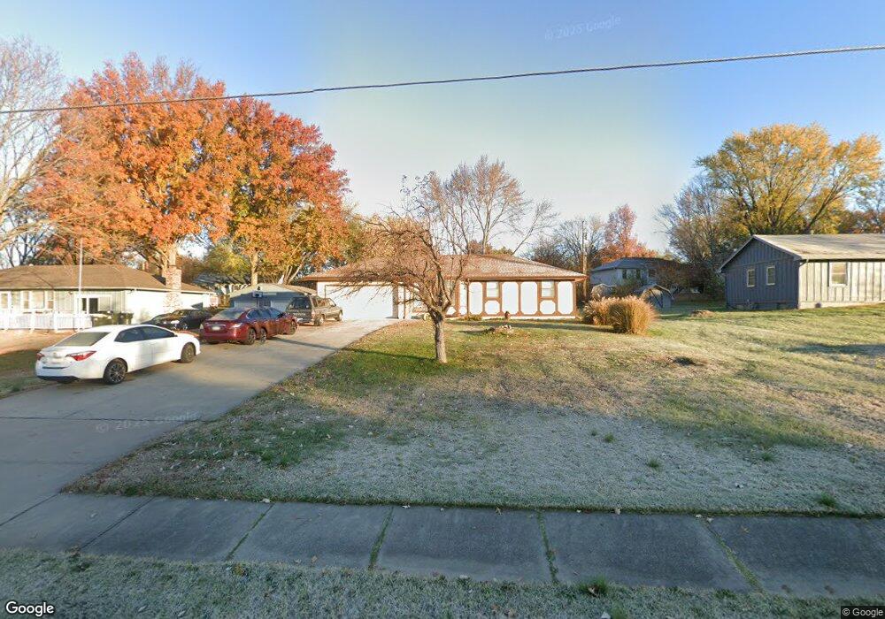 811 Ida St, Lansing, KS 66043 - photo 1