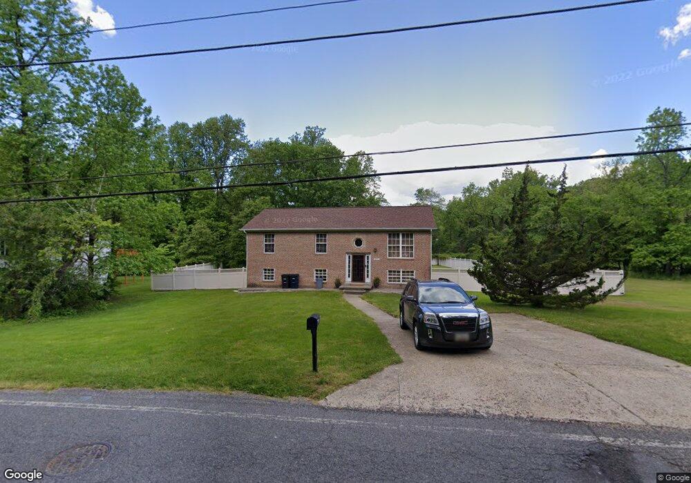 3805 Meadowview Dr, Oxon Hill, MD 20745 - photo 1