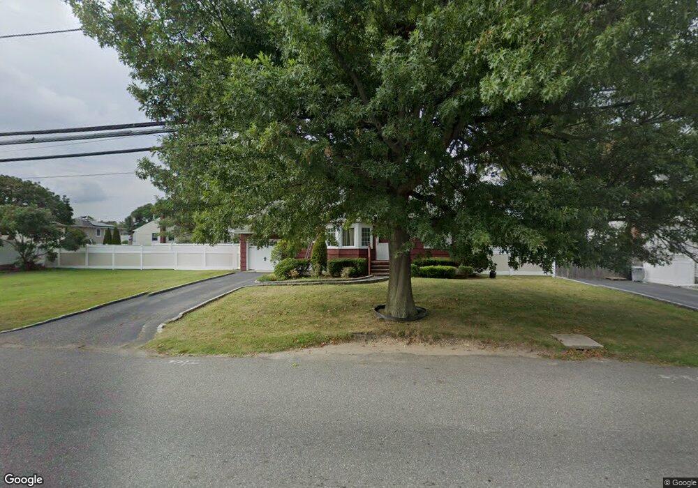 153 Moffitt Blvd, Islip, NY 11751 - photo 1