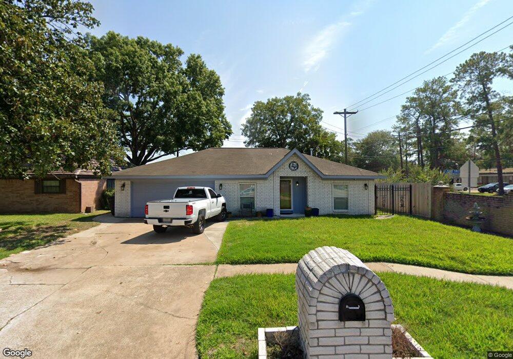 7002 Deep Forest Dr, Houston, TX 77088 - photo 1