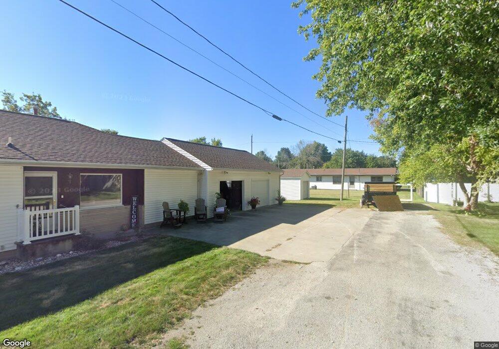 10 N Pine Ct, Tuscola, IL 61953 - photo 1