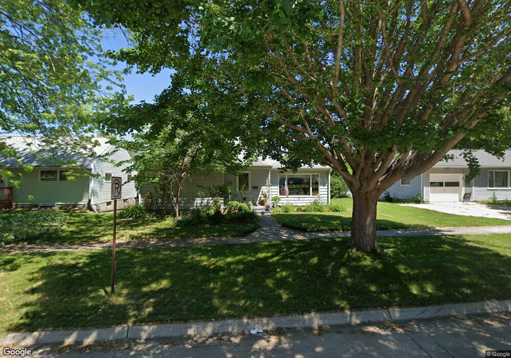 1115 W 10th St, Cedar Falls, IA 50613 - photo 1