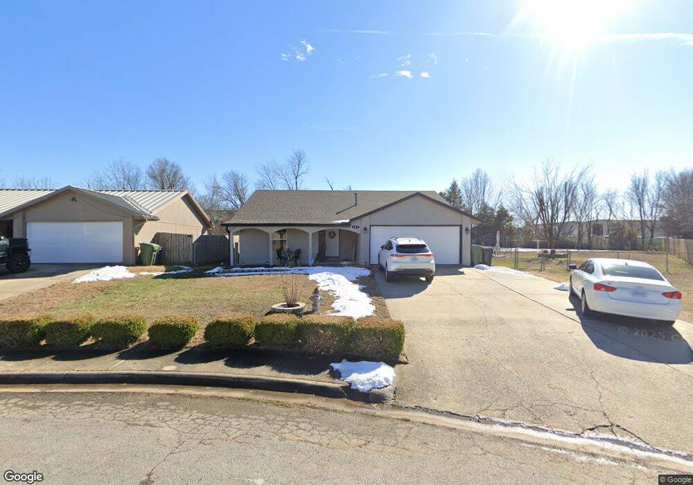 302 E Lilac St, Rogers, AR 72756 - photo 1