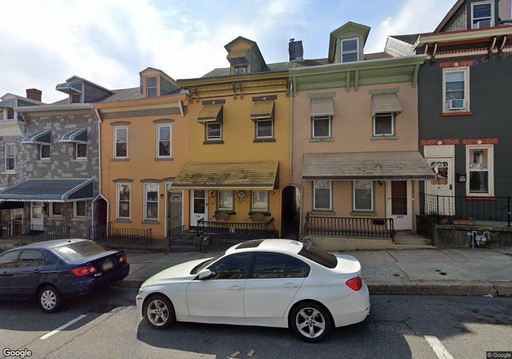 238 Chestnut St, West Reading, PA 19611 - photo 1