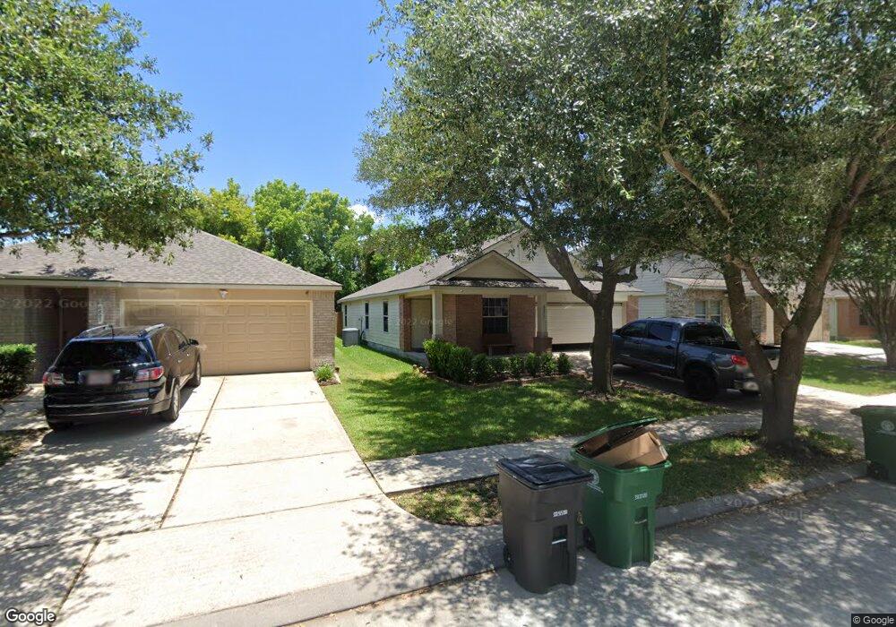 8811 Danbury Hollow Ln, Houston, TX 77075 - photo 1