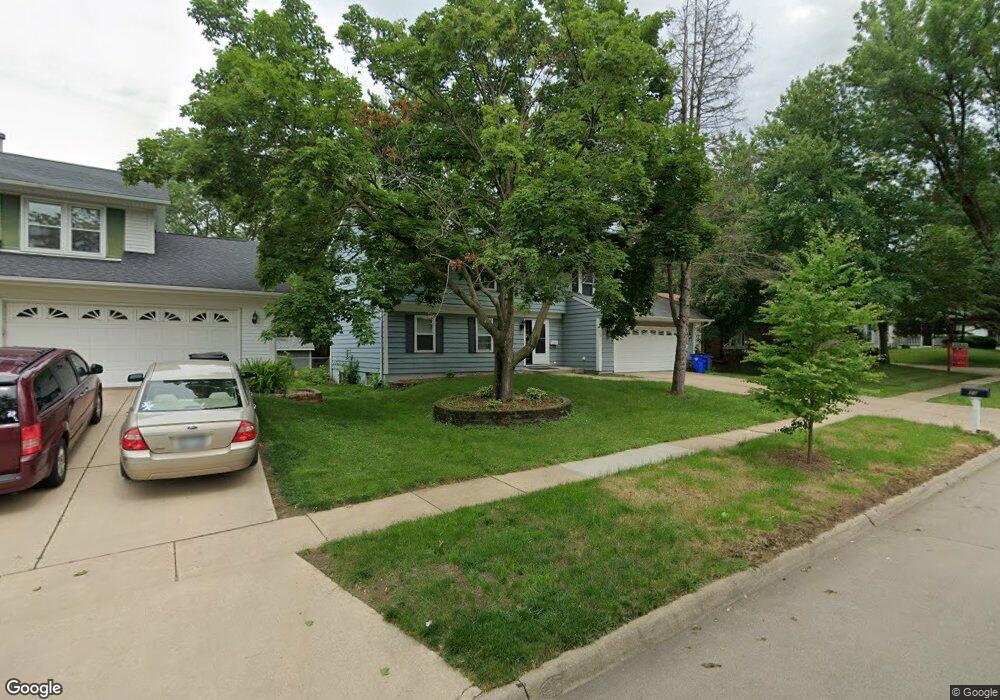 23 Roxbury Dr NW, Cedar Rapids, IA 52405 - photo 1