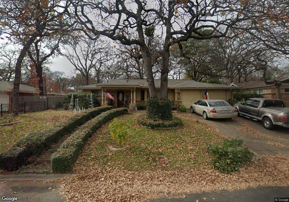 1025 Trailwood Dr, Hurst, TX 76053 - photo 1