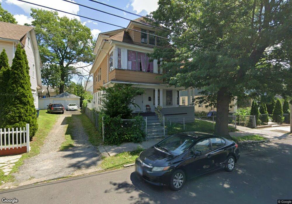 110 Kent Ave unit 112, Bridgeport, CT 06610 - photo 1