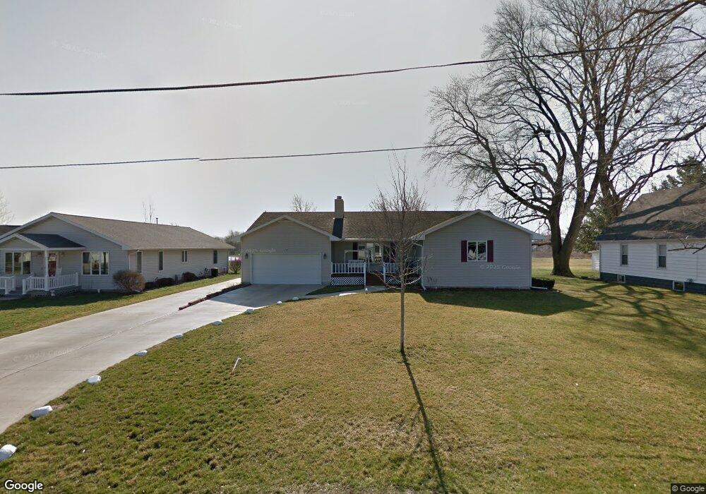 1704 N Logan St, Lincoln, IL 62656 - photo 1