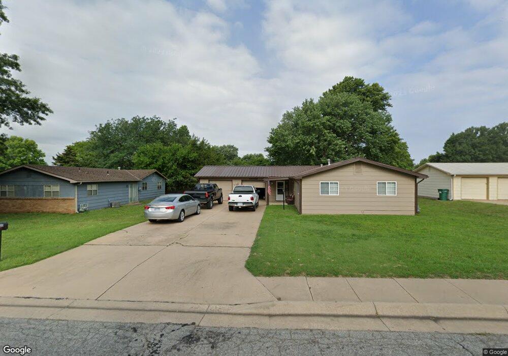 1431 Shelly Dr, Mulvane, KS 67110 - photo 1