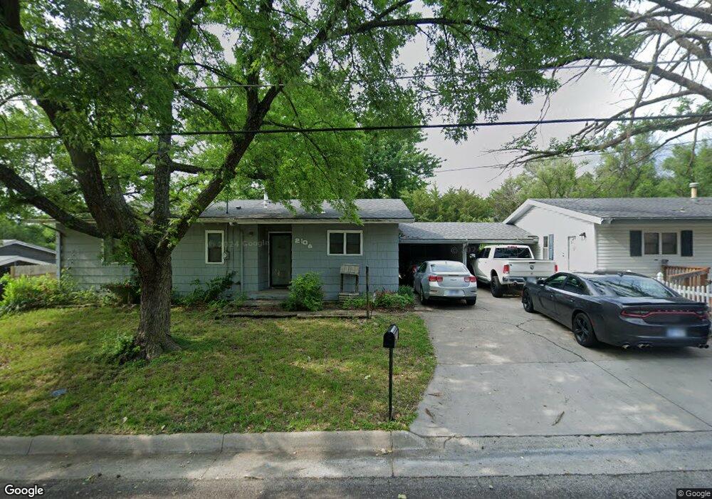 2106 SW 66th St, Topeka, KS 66619 - photo 1