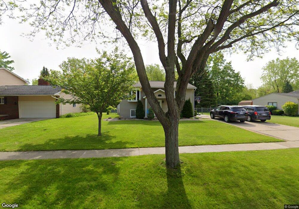 337 Windy Bluff St, Flushing, MI 48433 - photo 1