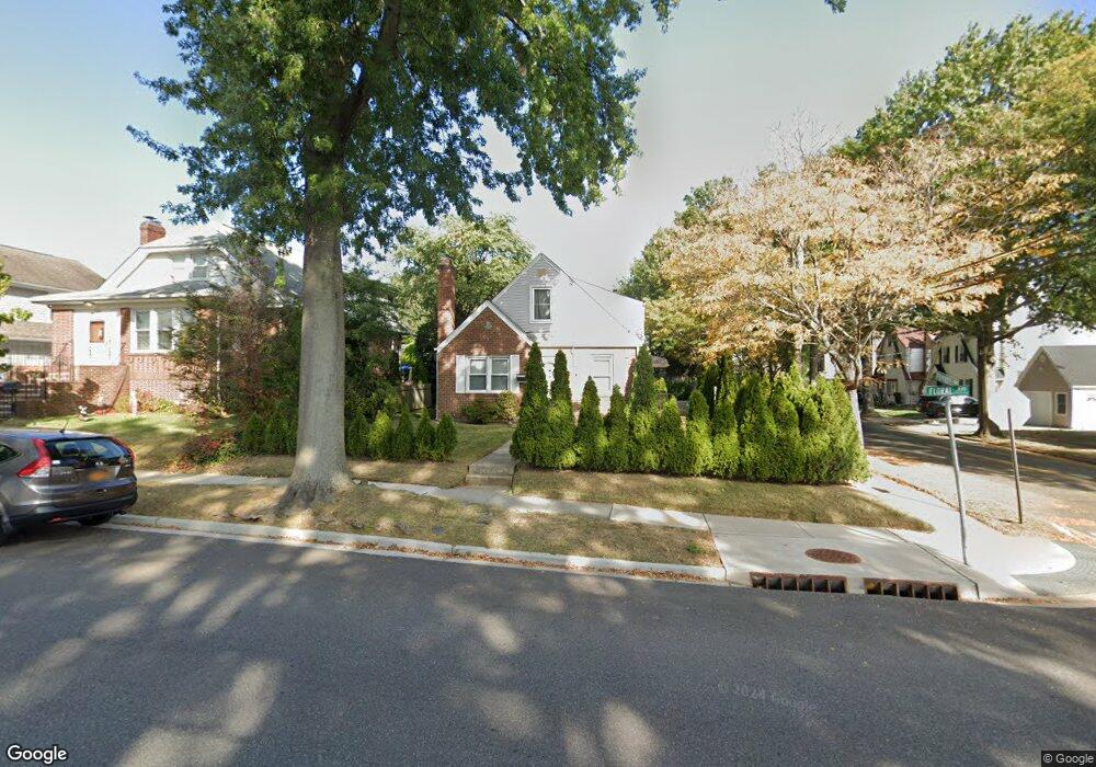 139 Floral Blvd, Floral Park, NY 11001 - photo 1