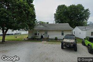 327 N Macon St, Moweaqua, IL 62550