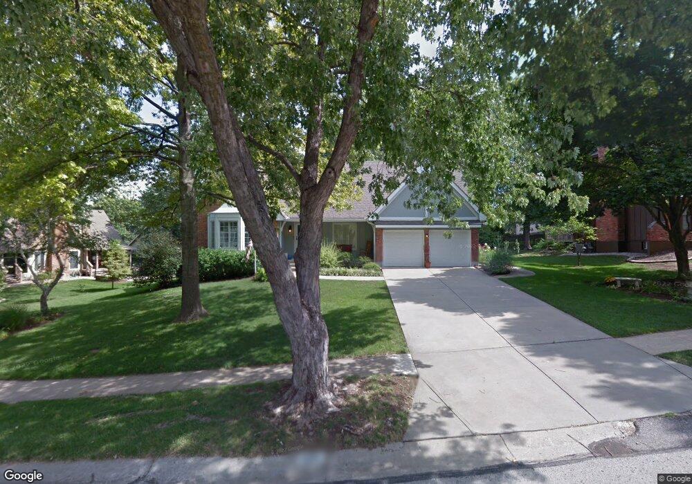 8919 Alden St, Lenexa, KS 66215 - photo 1