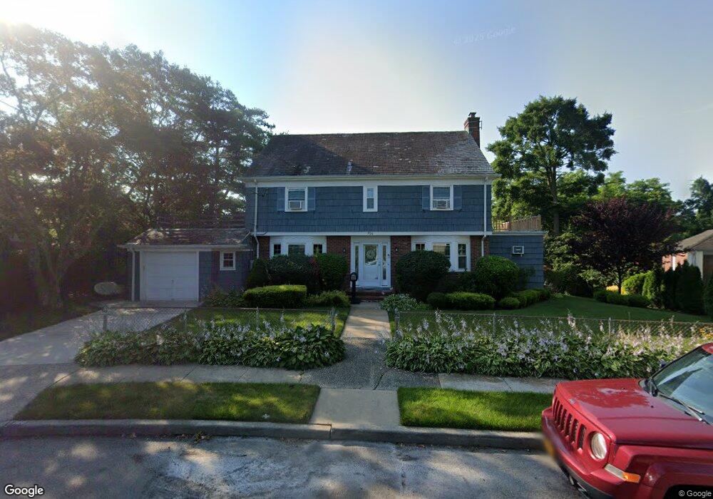 700 Lakeside Dr, Baldwin, NY 11510 - photo 1